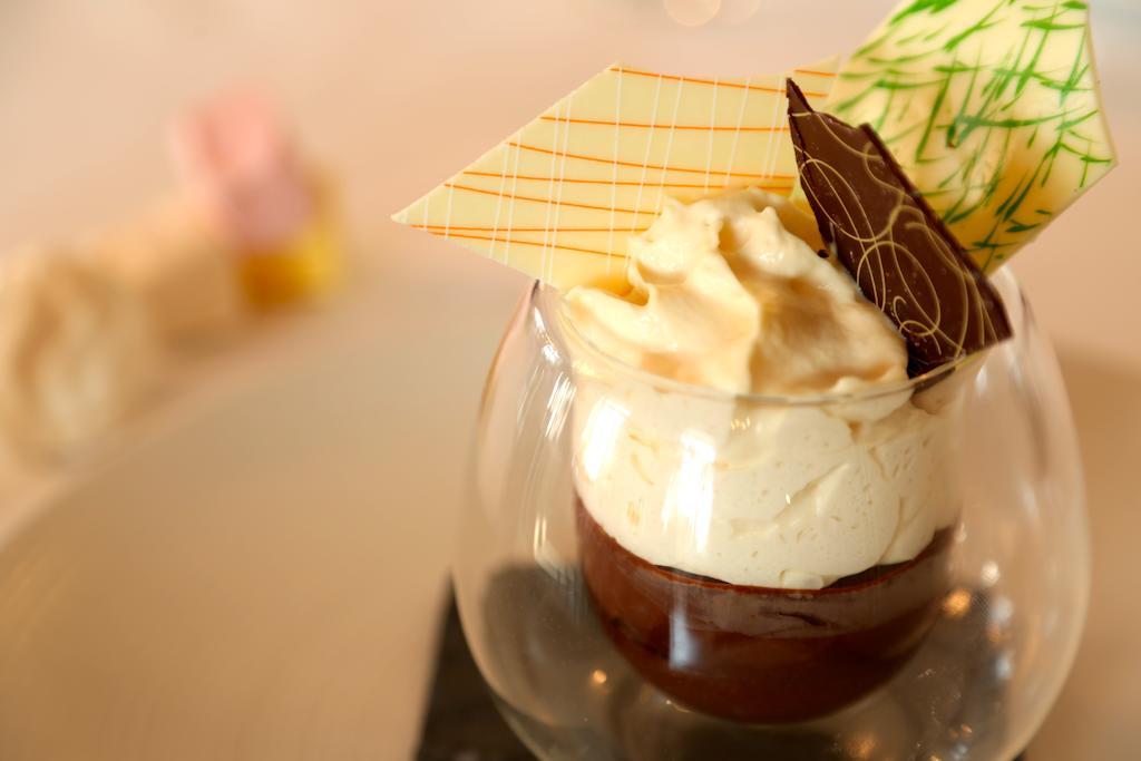 Hotel Restaurant Le Lion D'Or Saint-Hilaire-du-Harcouet Luaran gambar