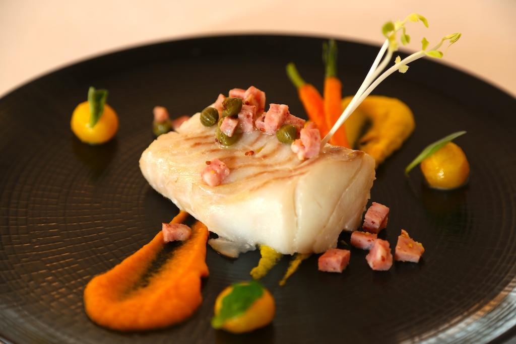 Hotel Restaurant Le Lion D'Or Saint-Hilaire-du-Harcouet Luaran gambar