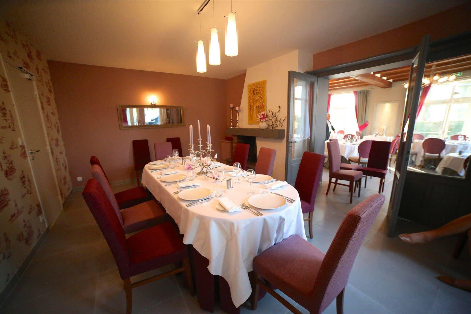 Hotel Restaurant Le Lion D'Or Saint-Hilaire-du-Harcouet Luaran gambar